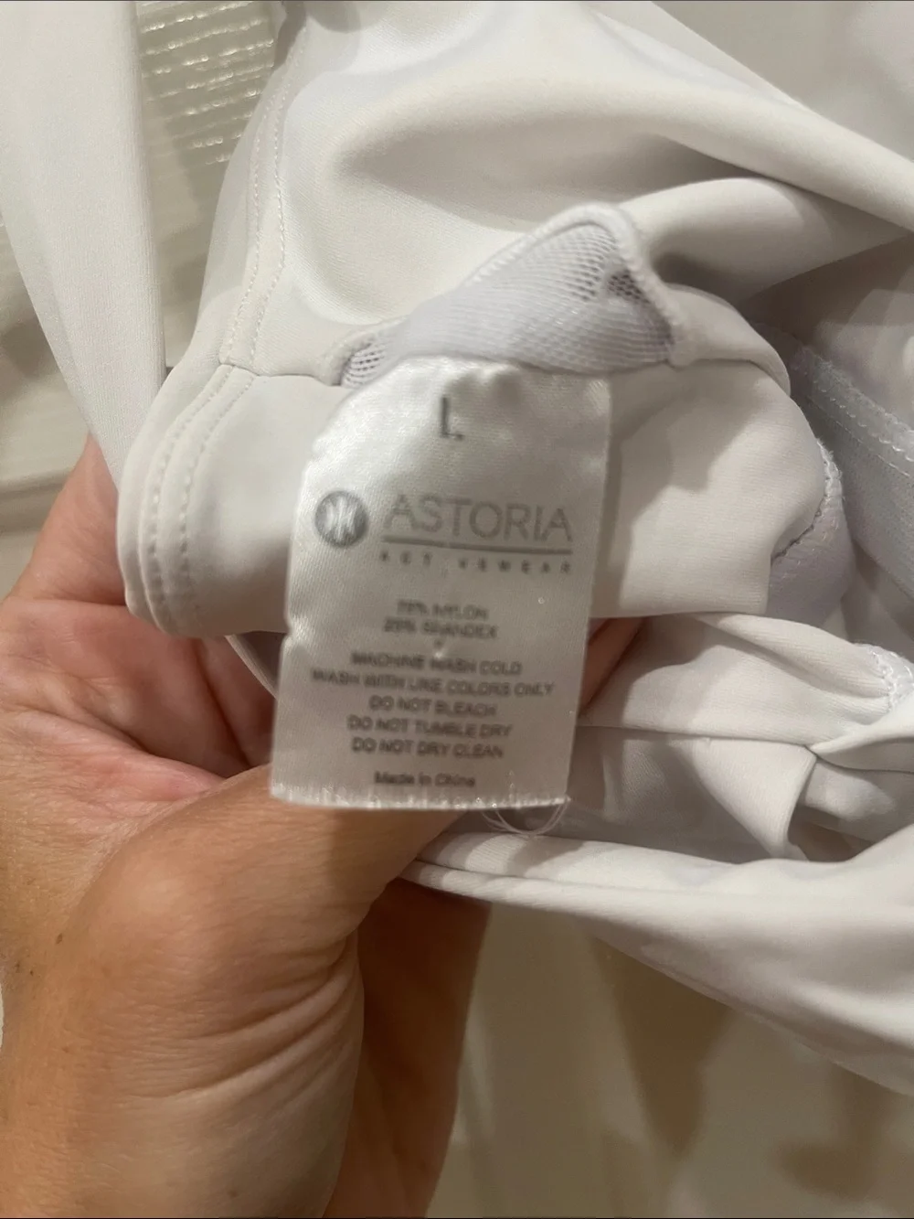 Astoria- White Women's Cropped Workout Tank Top S:L - Picture 3 of 3